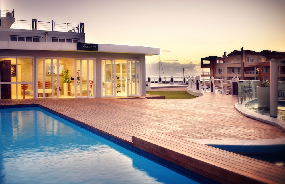Krystal Beach Hotel 3/52