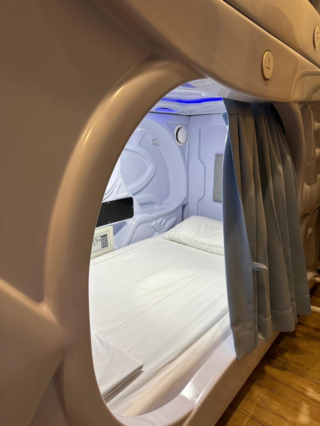 Capsule, Mixed Dorm