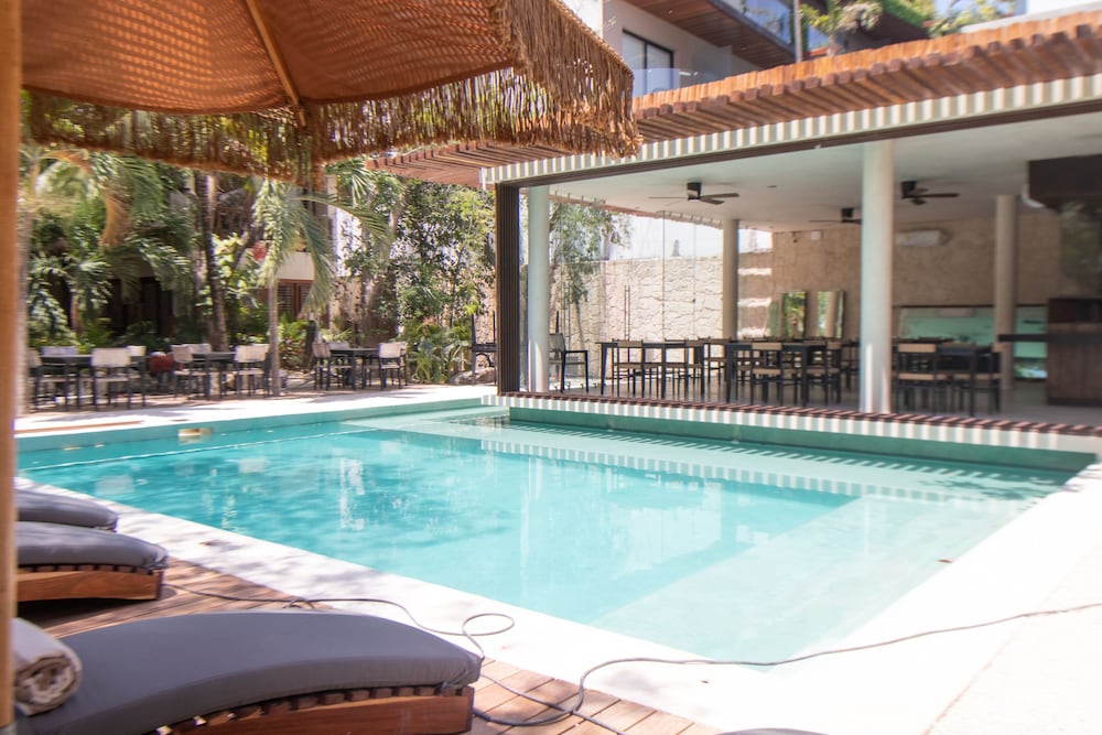 Prana Boutique Hotel 37/47
