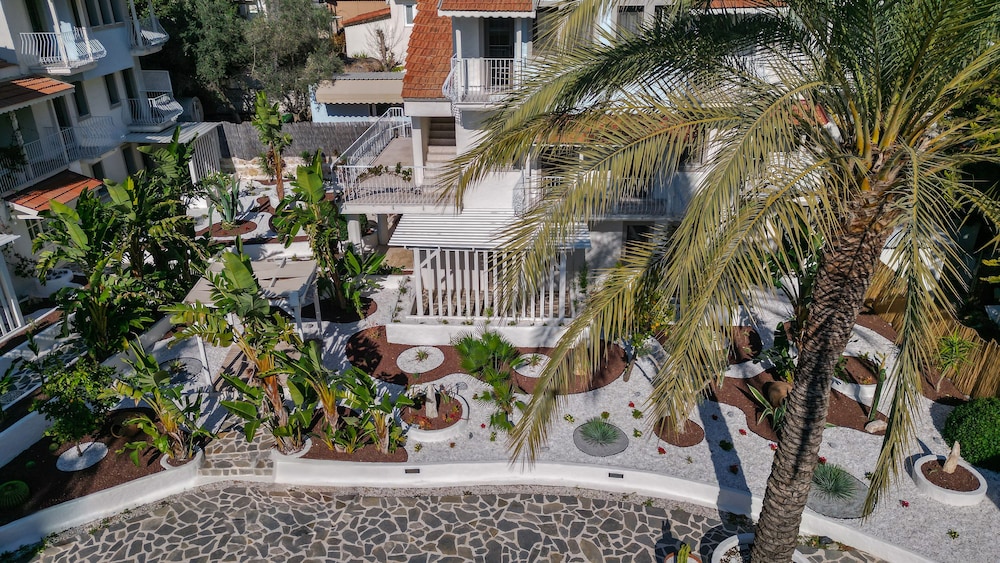 Salonika Suites 33/38