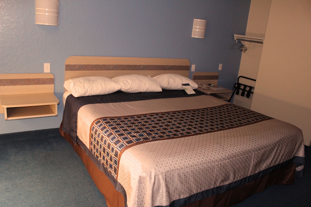 Wine Country Inn 11/26