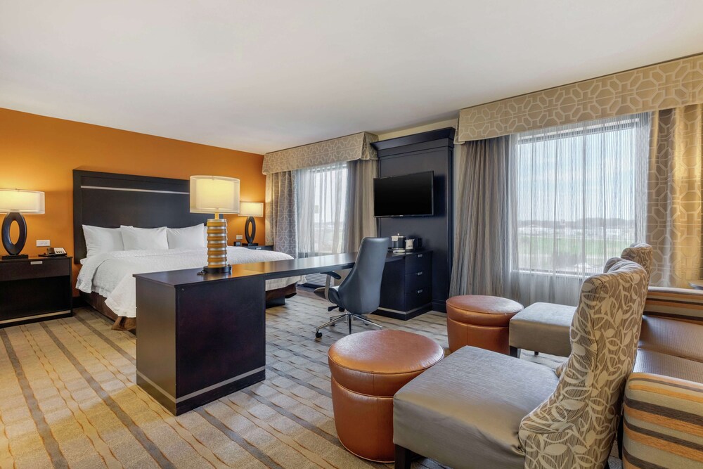 Hampton Inn & Suites Columbus 34/47