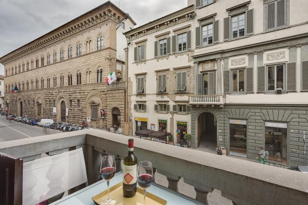 Cavour 10 24/32