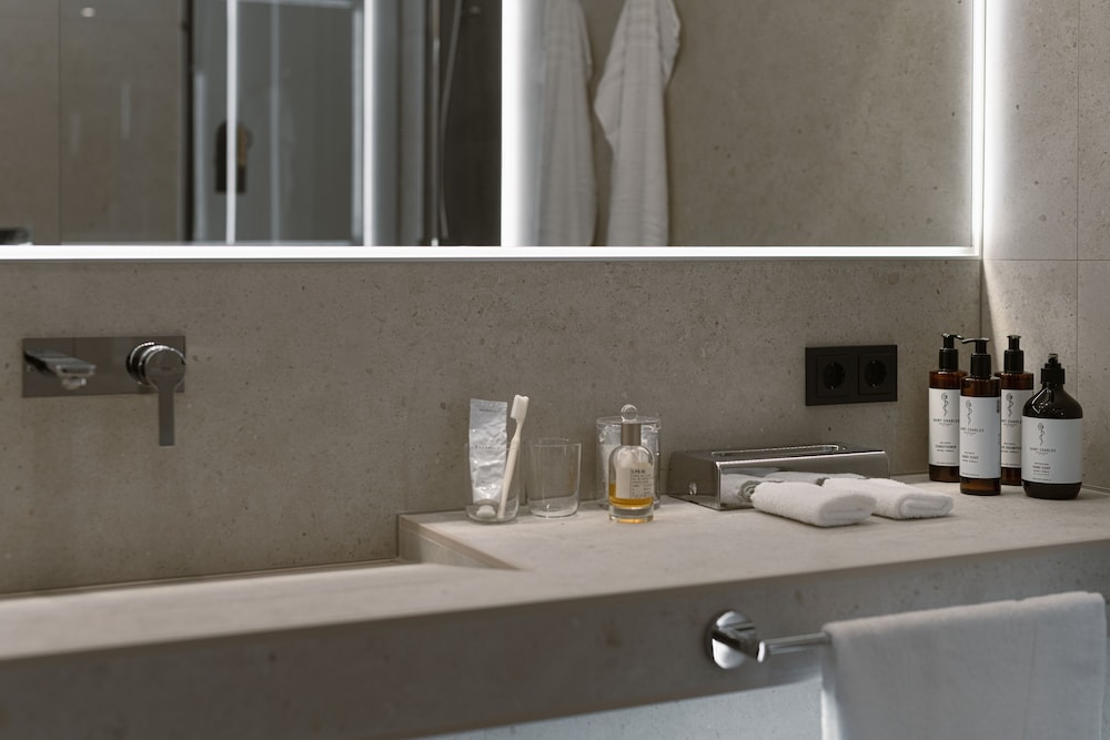غرفة غراند بسرير كينج، Hotel Vierjahreszeiten Iserlohn 7/7