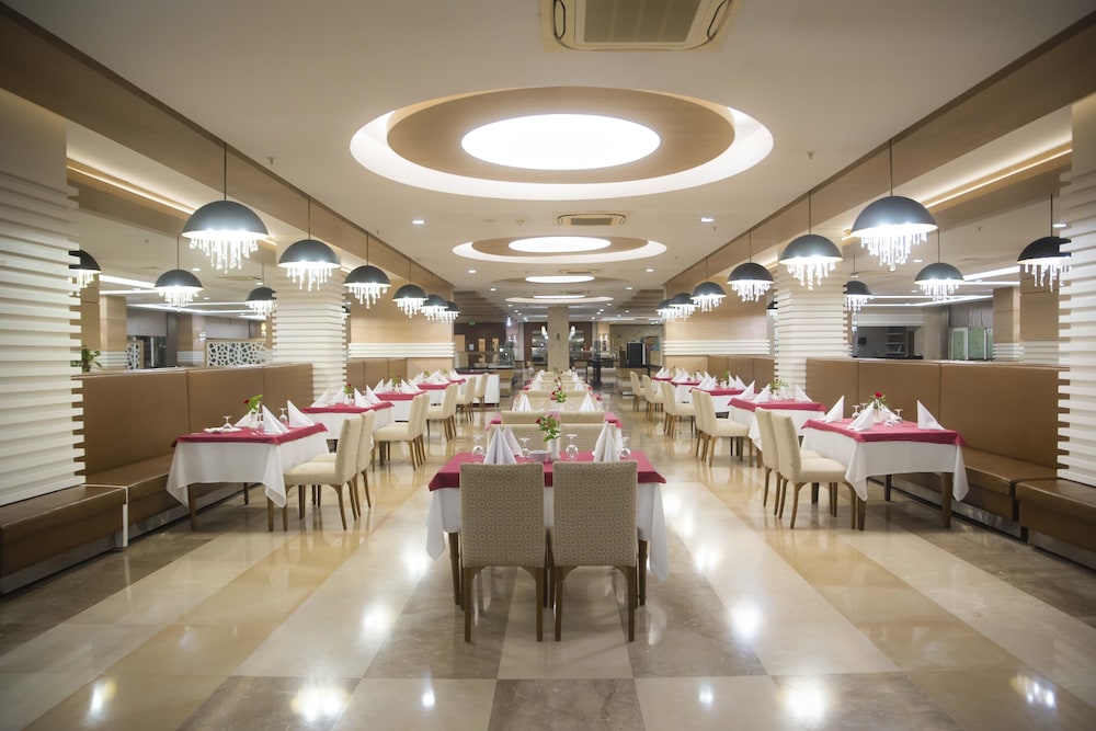 restaurant cafeteria