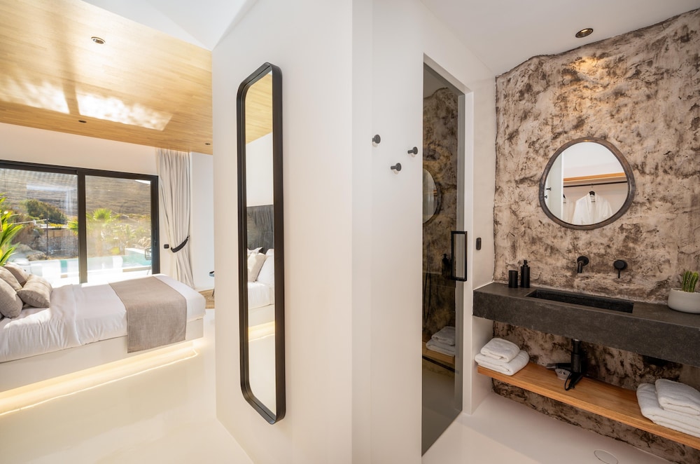 Ftelia Black Villas 48/50