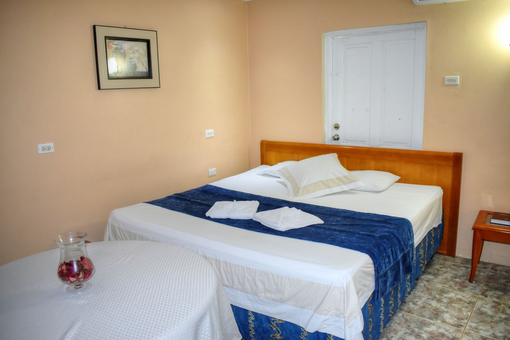 ROYAL, MULTIPLE BEDS