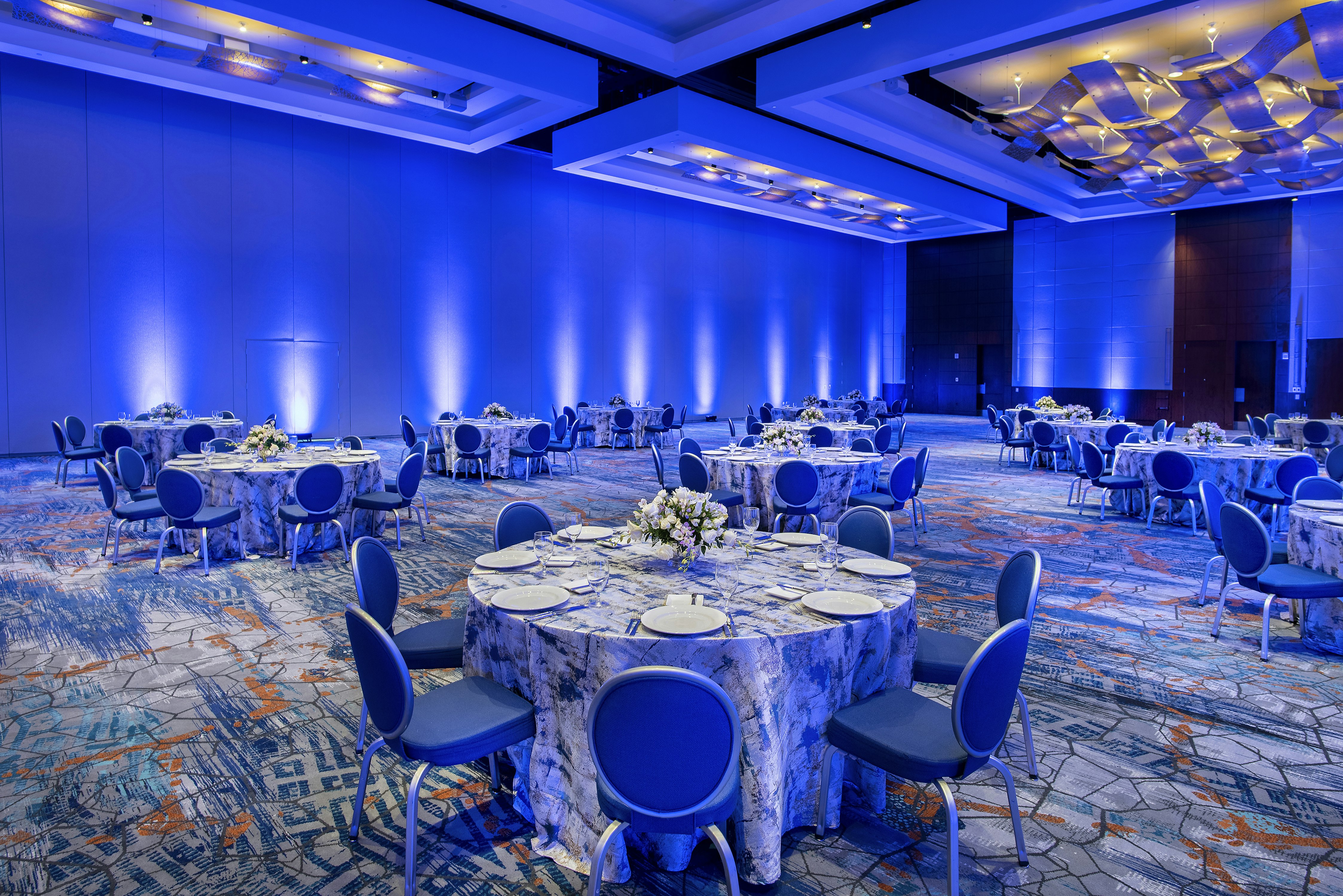 Hilton Baltimore Inner Harbor 76/84