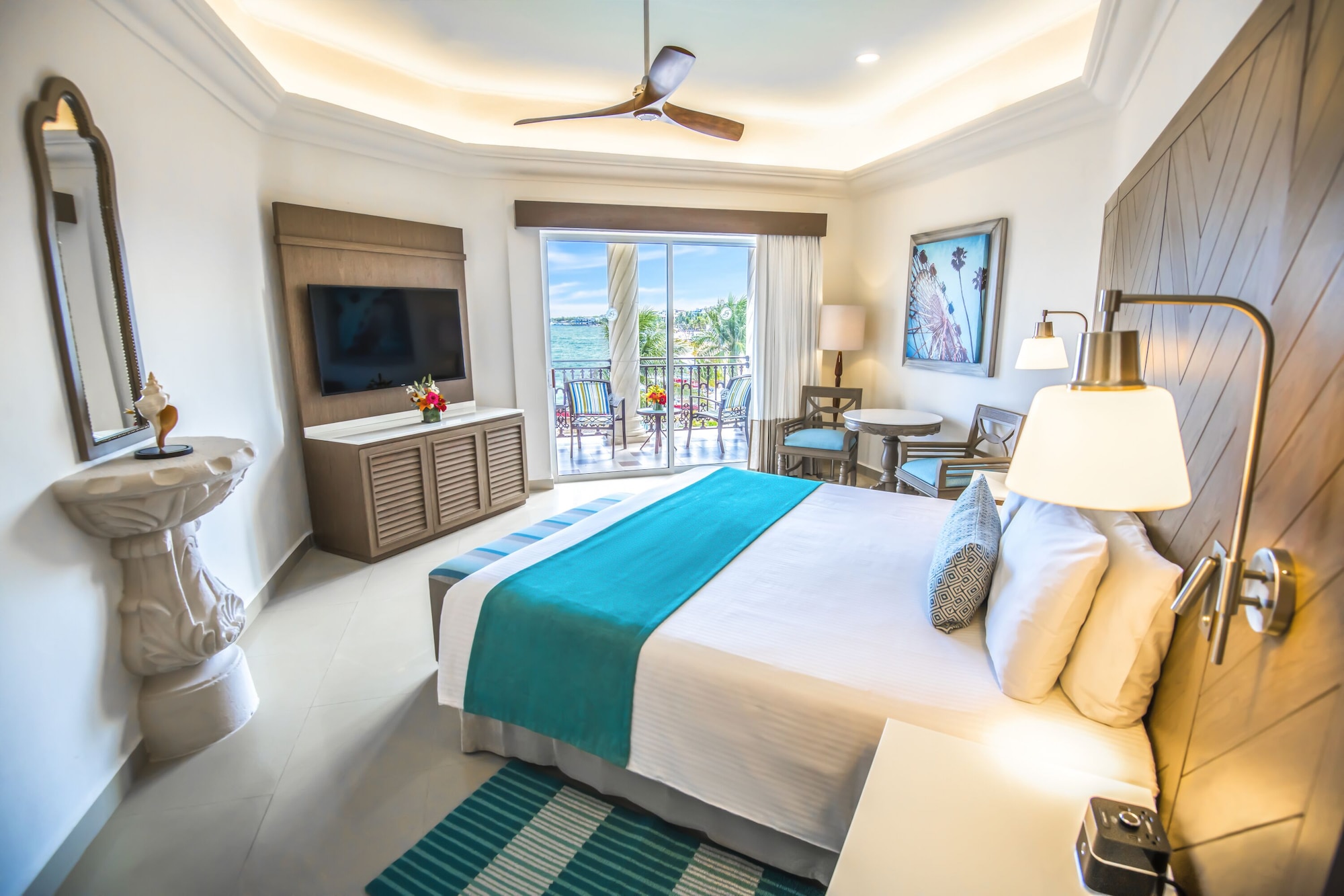 Junior Suite, King Bed, Ocean Front
