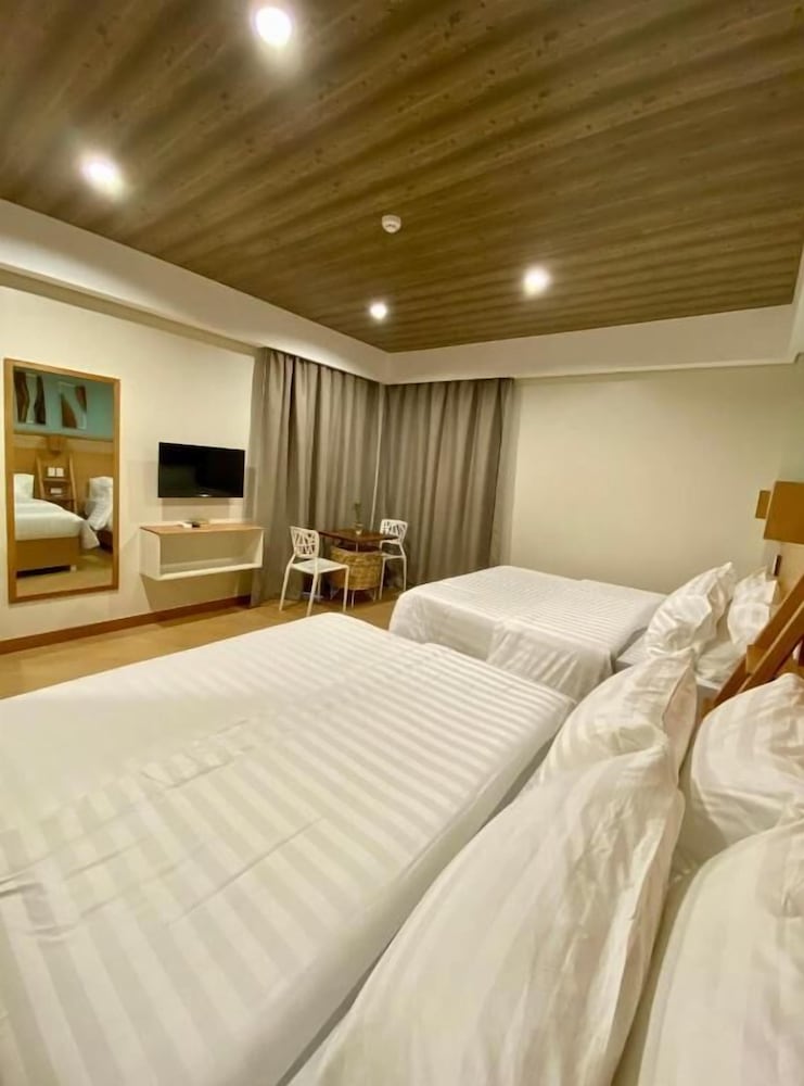 Acacia Garden Inn 20/66