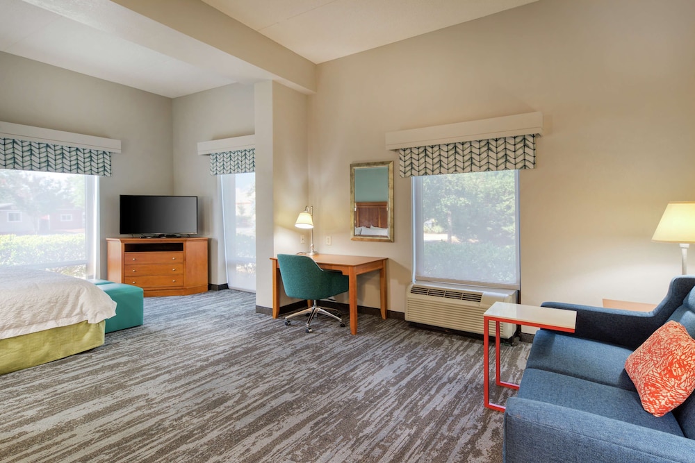 Hampton Inn Wilmington - University Area/Smith Creek Station 40/72