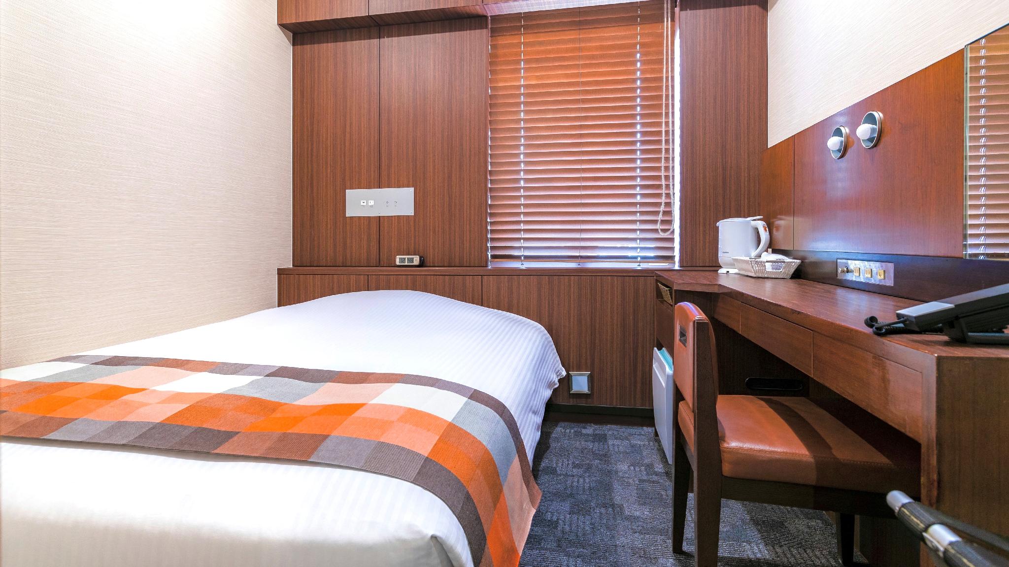 Compact, Standard, Double Bed, River View
