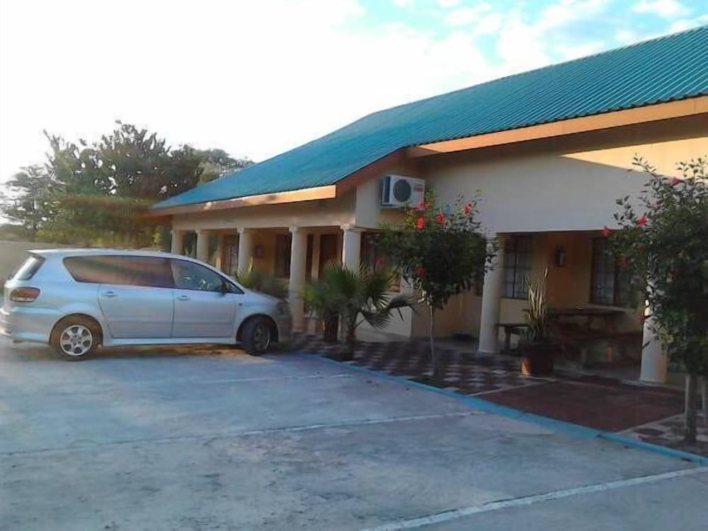 Pacific Conqueror Self Catering Units 28/32