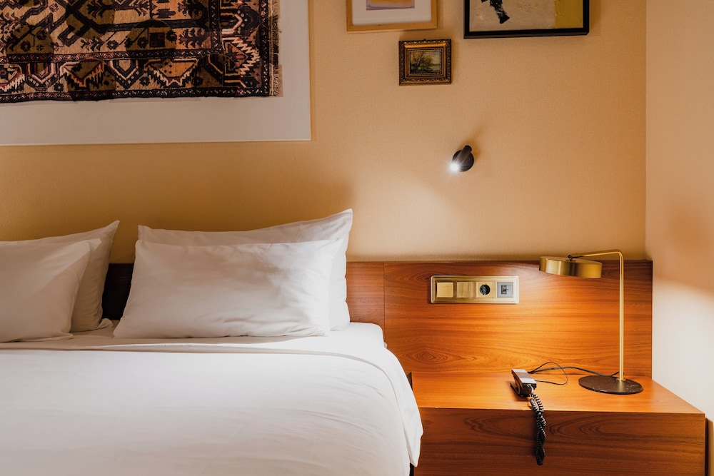 غرفة أساسية بسرير كوين، Hotel Mercier 7/10