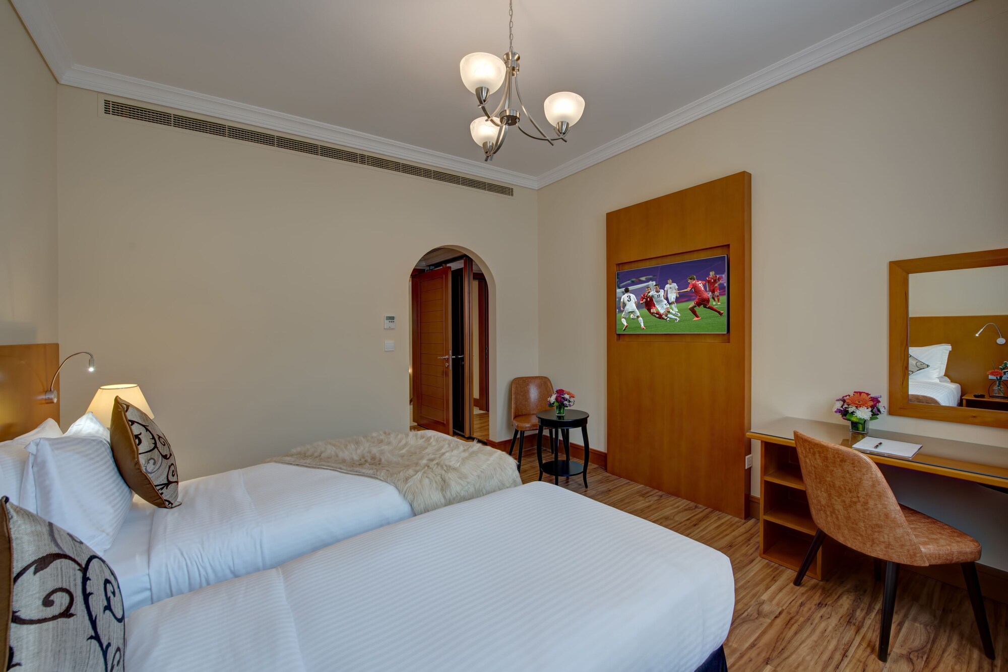 4 BEDROOMS, VILLA