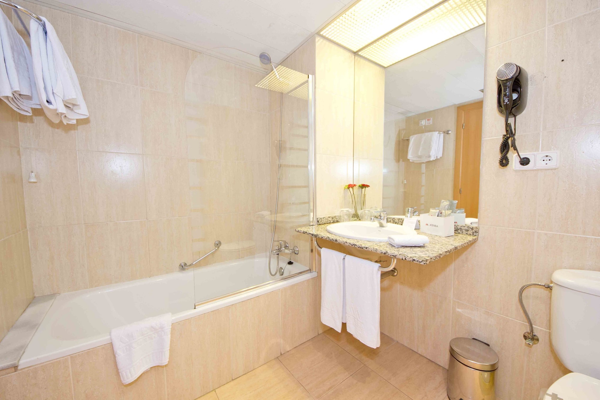 Room, Sextuple, Twin Beds, Sofa, Kitchen، Aparthotel Atenea Valles 7/8