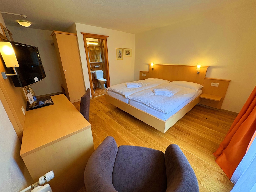غرفة كومفورت بسرير مزدوج، Madrisa Lodge 3/7