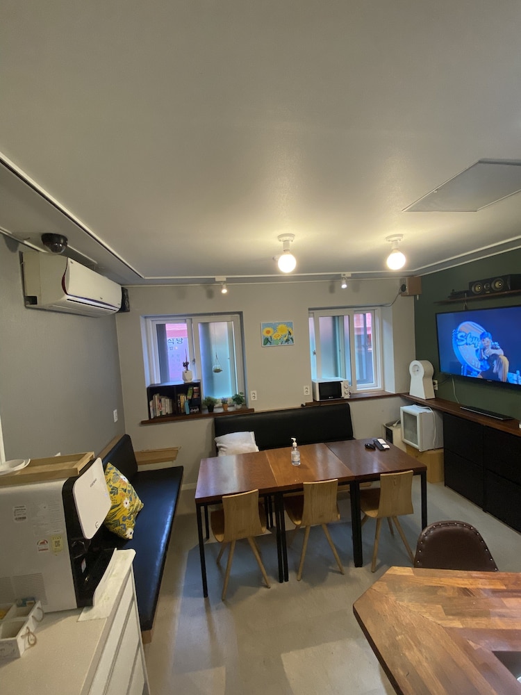 Fully Hong Hostel Insadong 25/35