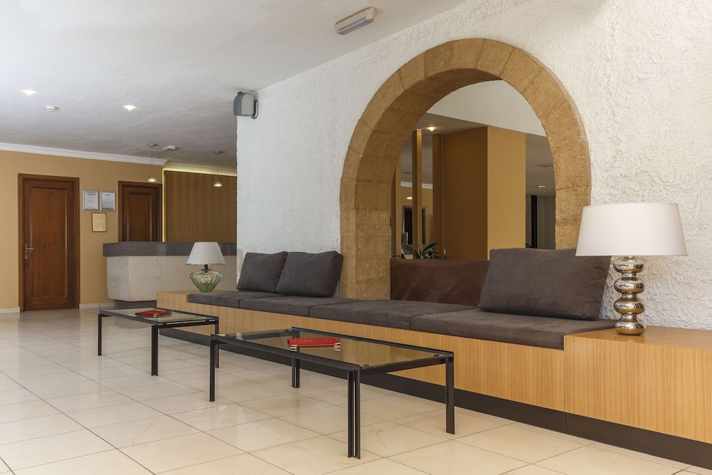 Athena Hotel 24/44