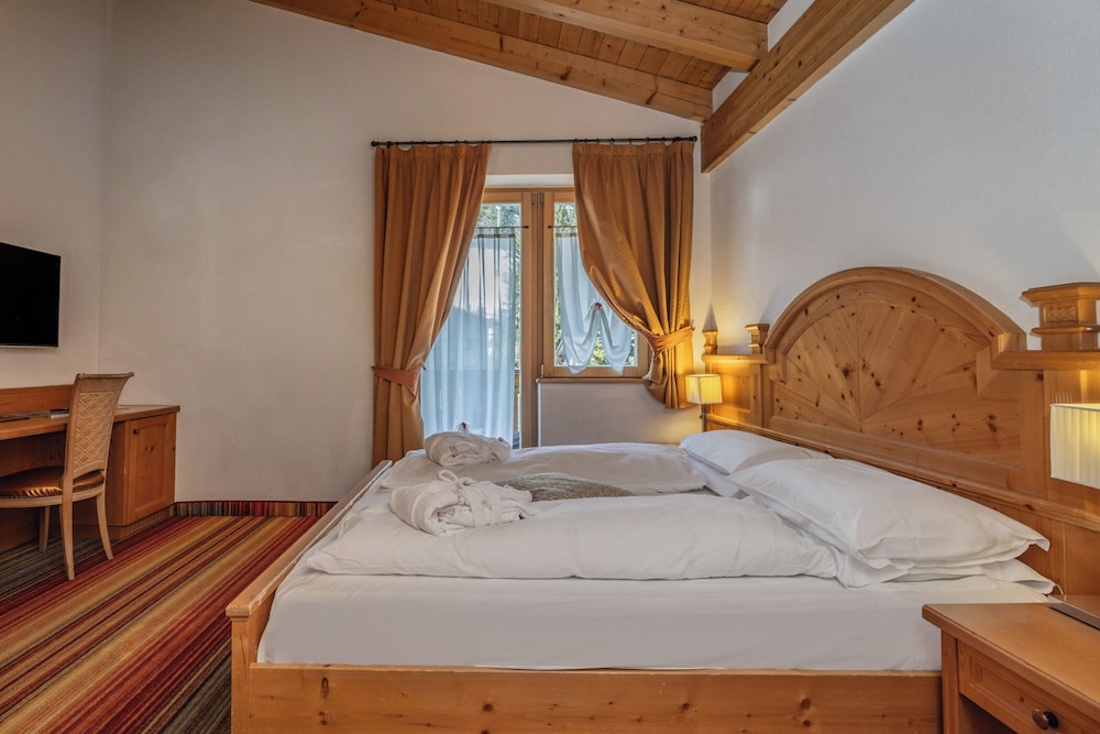 SUPERIOR, DOUBLE BED