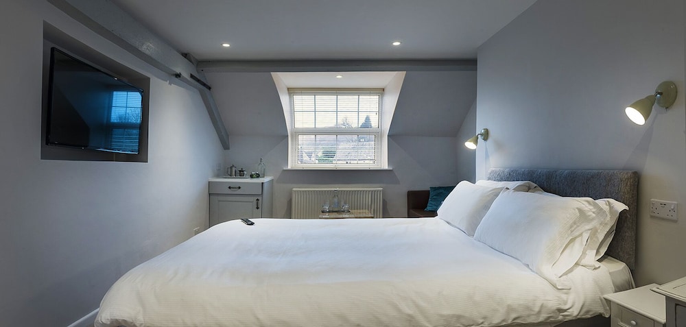 Wild Garlic Restaurant Rooms 5/37