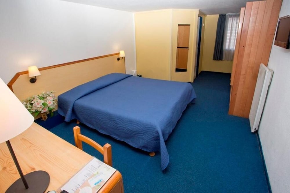 Hipotel Paris Marne la Vallée 27/48