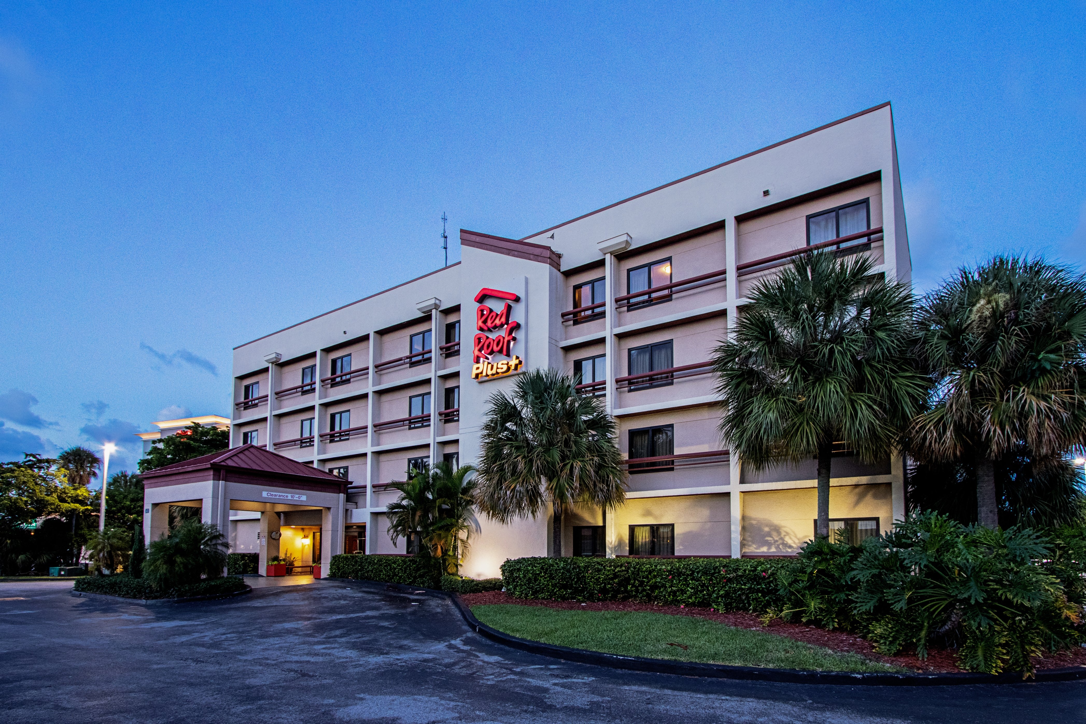 Red Roof Plus Miami Airport 6/47