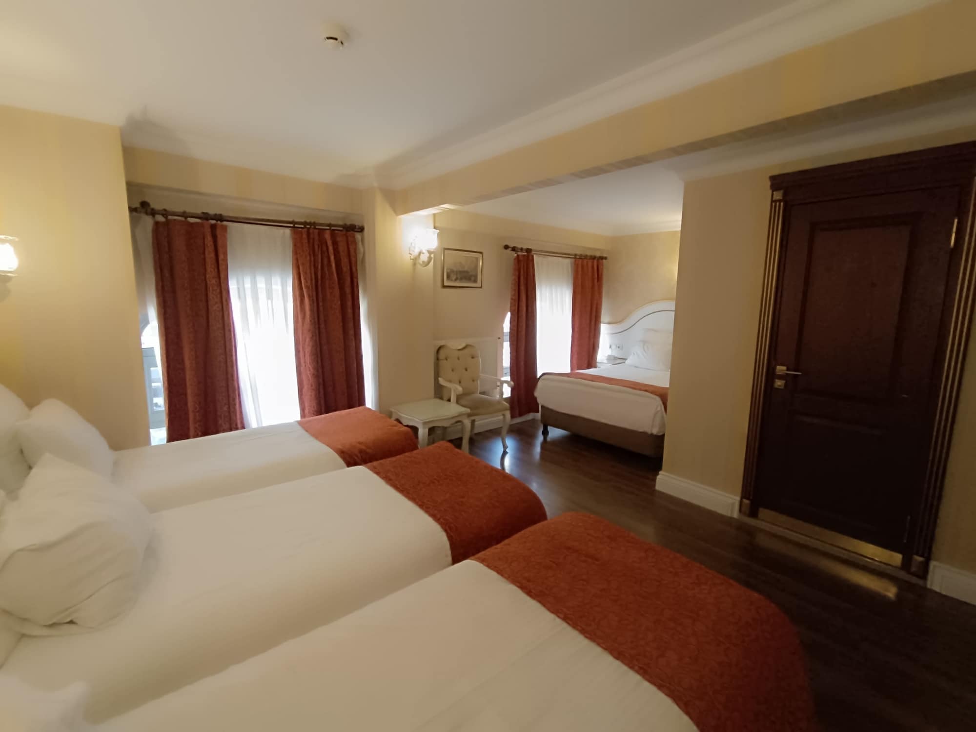 2 Bedrooms, Family, 5 Beds, Golden Horn Sirkeci Hotel 2/5