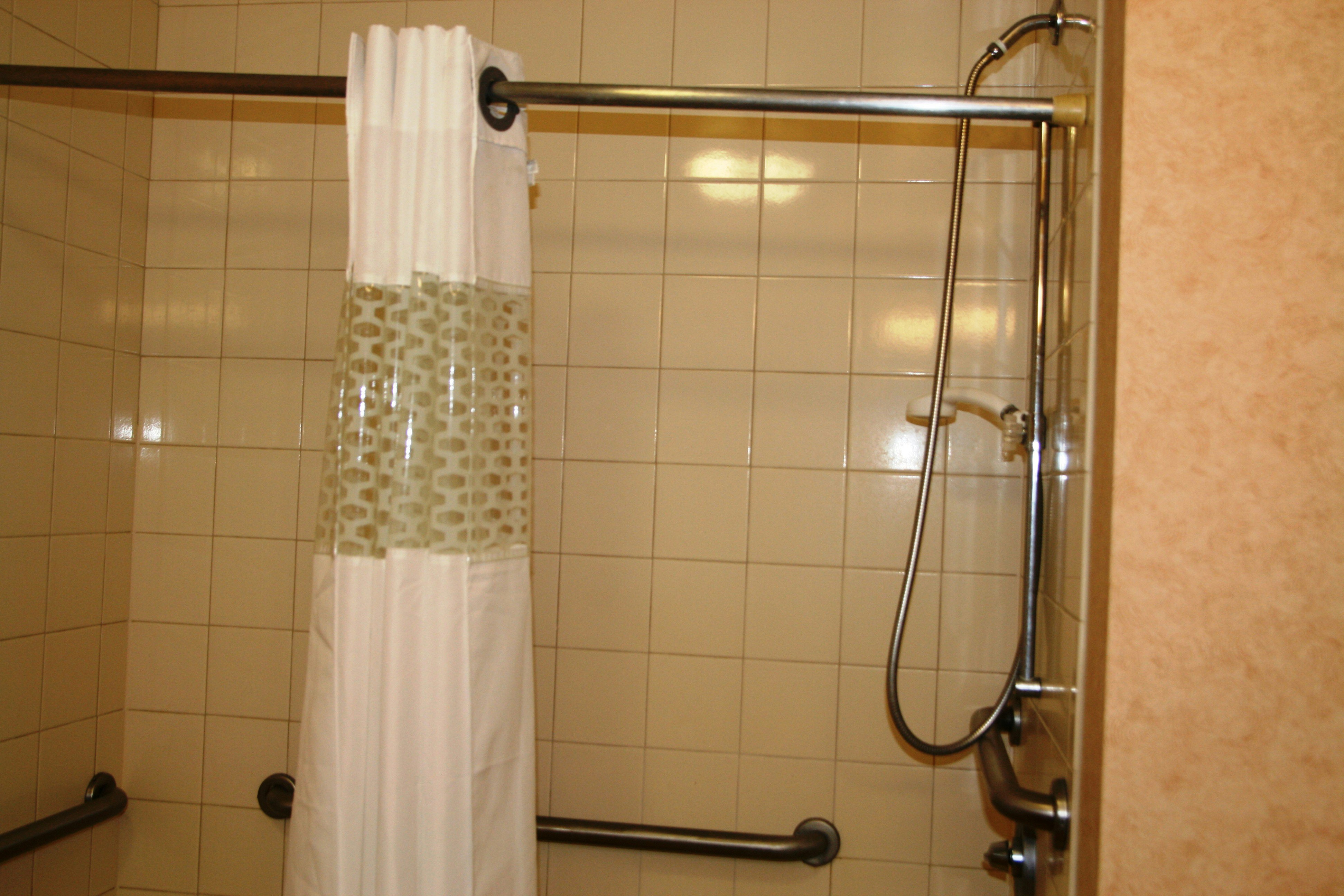 Hampton Inn Canton 29/56