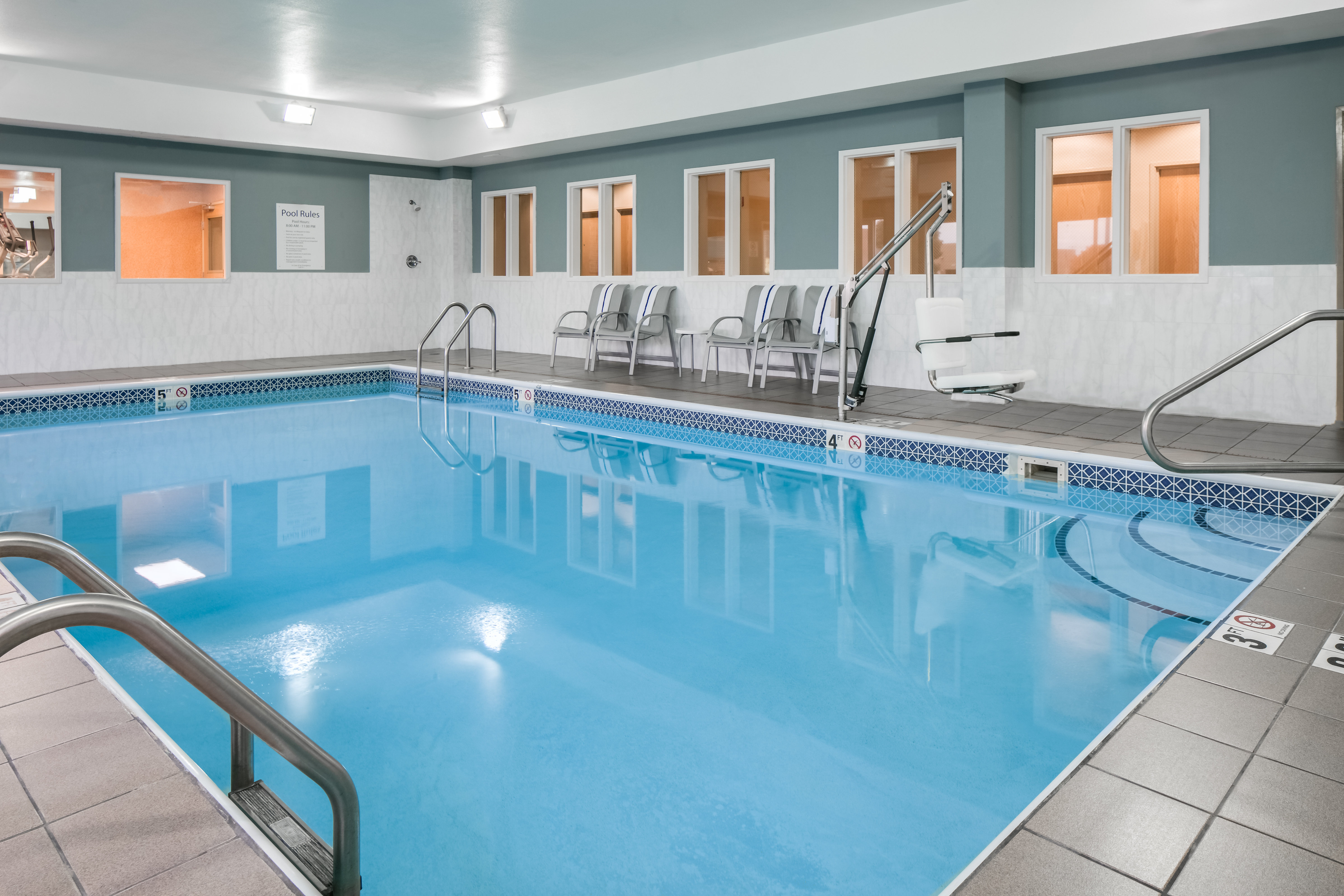 Holiday Inn Express Hotel Suites Clinton 28/50