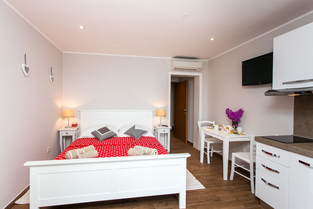 Apartments Villa Mirjana 28/75