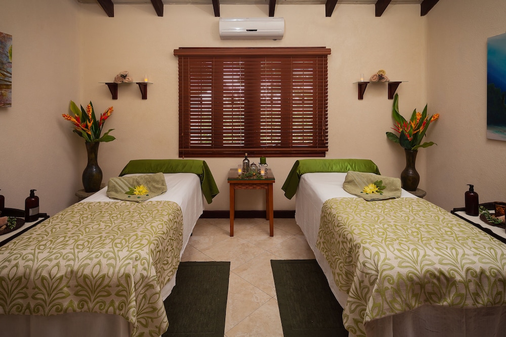 Sugar Cane Club Hotel & Spa 18/43