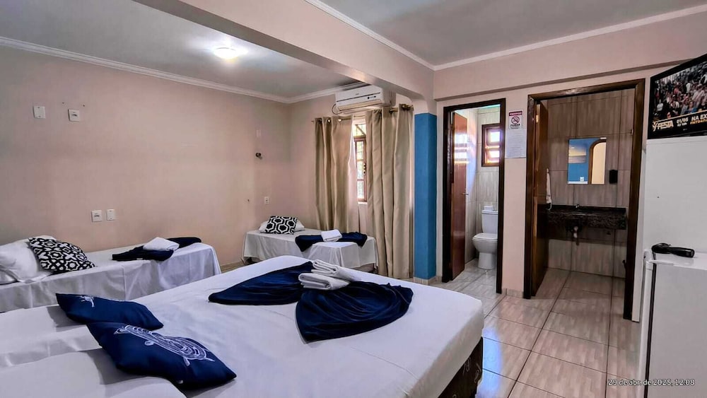 Family, 1 Single and 2 Double Beds، POUSADA BAIA DOS CORAIS 2/3