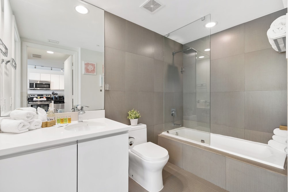 Dharma Home Suites Miami At Monte Carlo 53/53