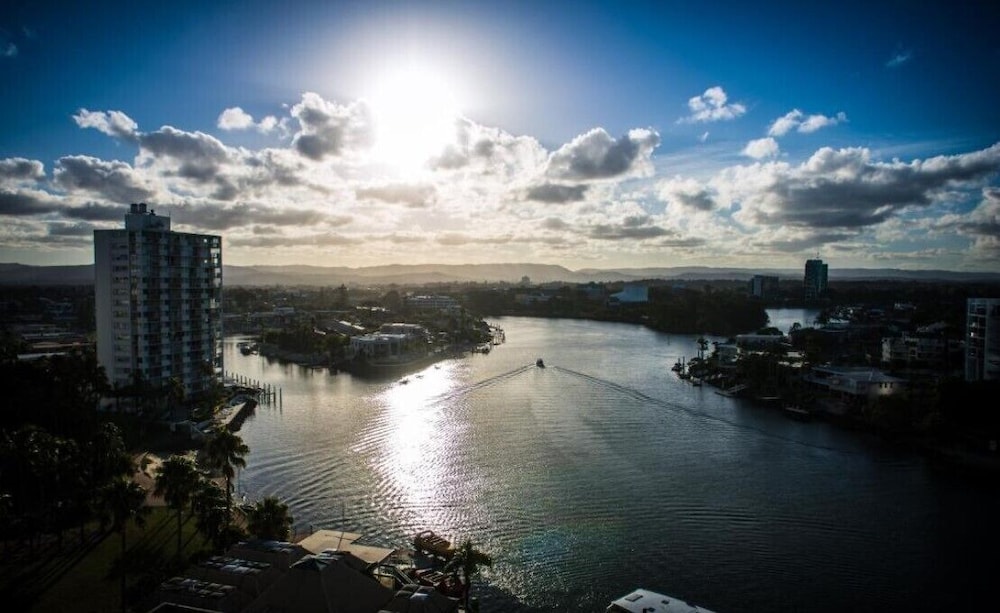 Tiki Hotel Apartments Surfers Paradise 60/71