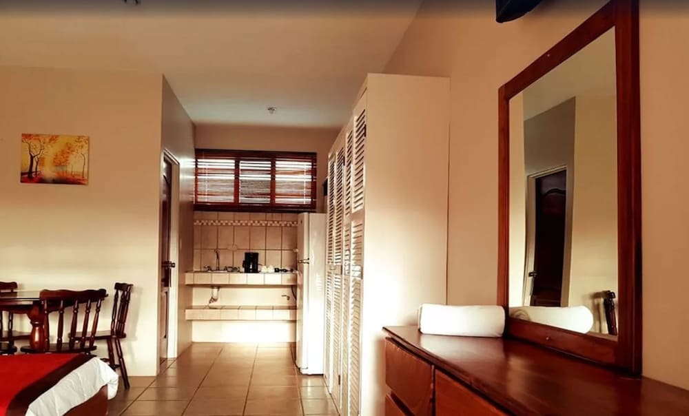 Hotel And Villas Huetares 49/50