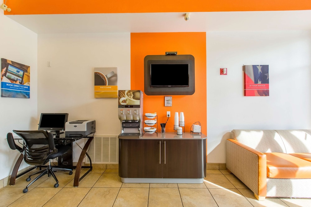 Motel6 Baraboo, WI - Lake Delton 40/49
