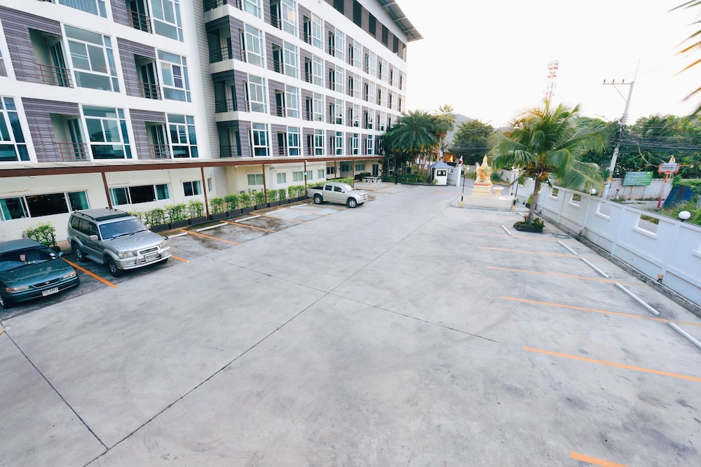 GLORY PLACE HUA HIN HOTEL 64/70