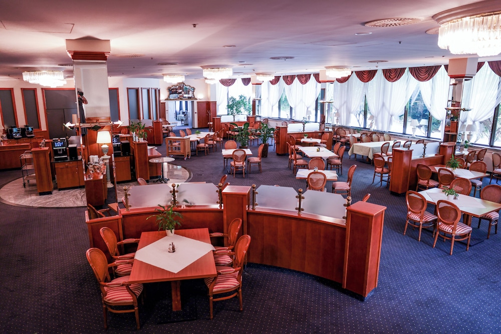 Parkhotel Vienna 40/45