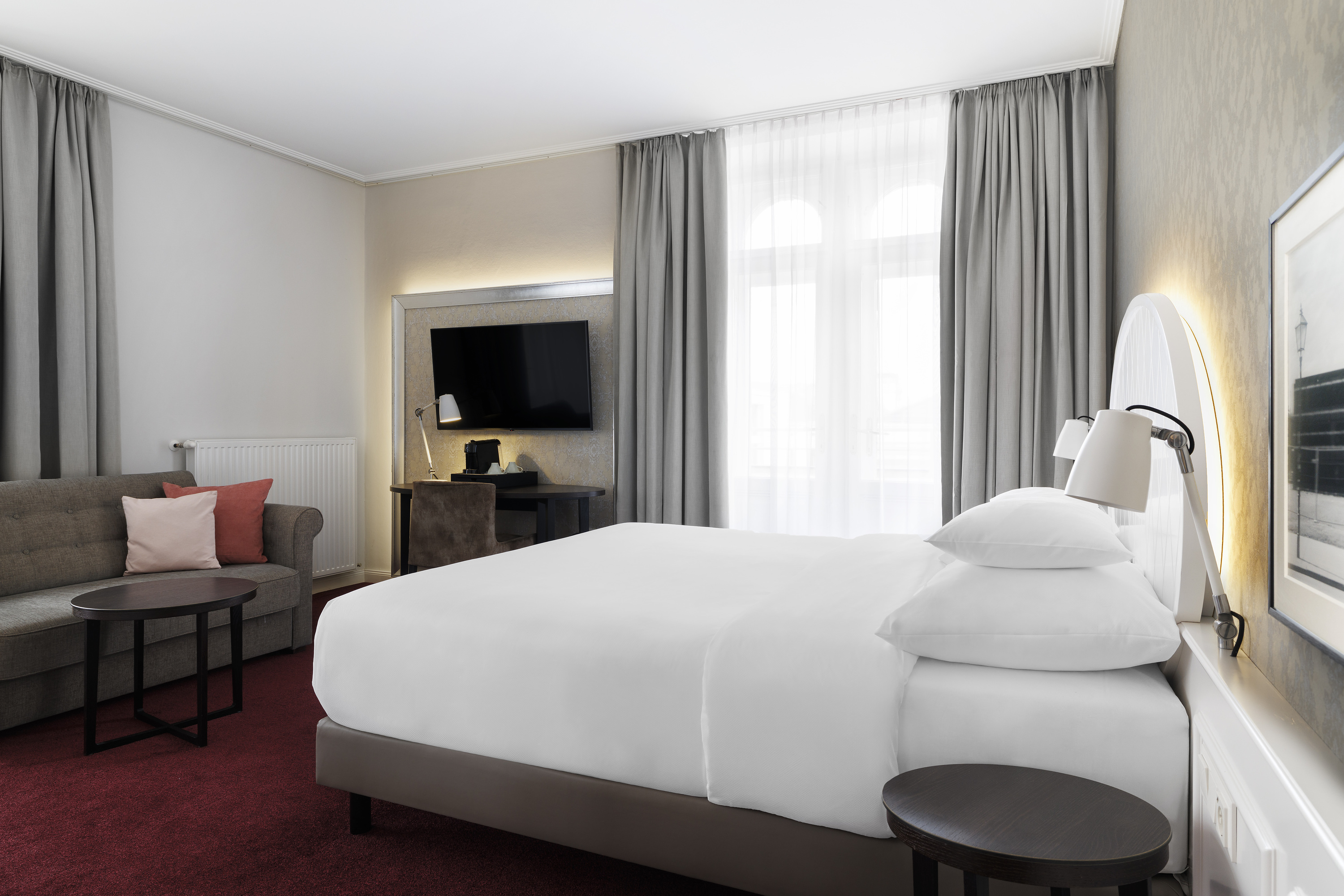 DELUXE, KING BED, SOFA