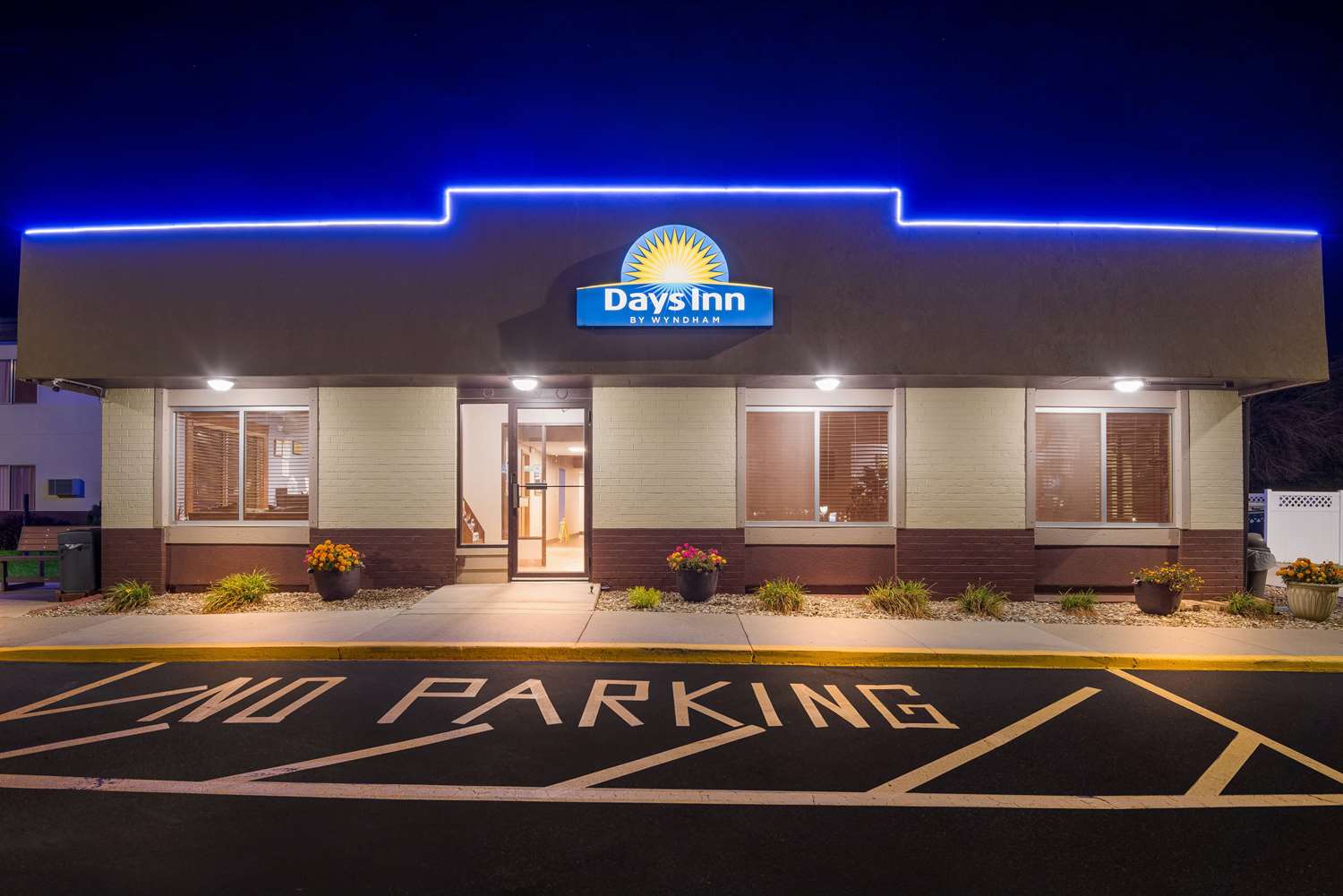 Days Inn by Wyndham Newton - LA 1/34