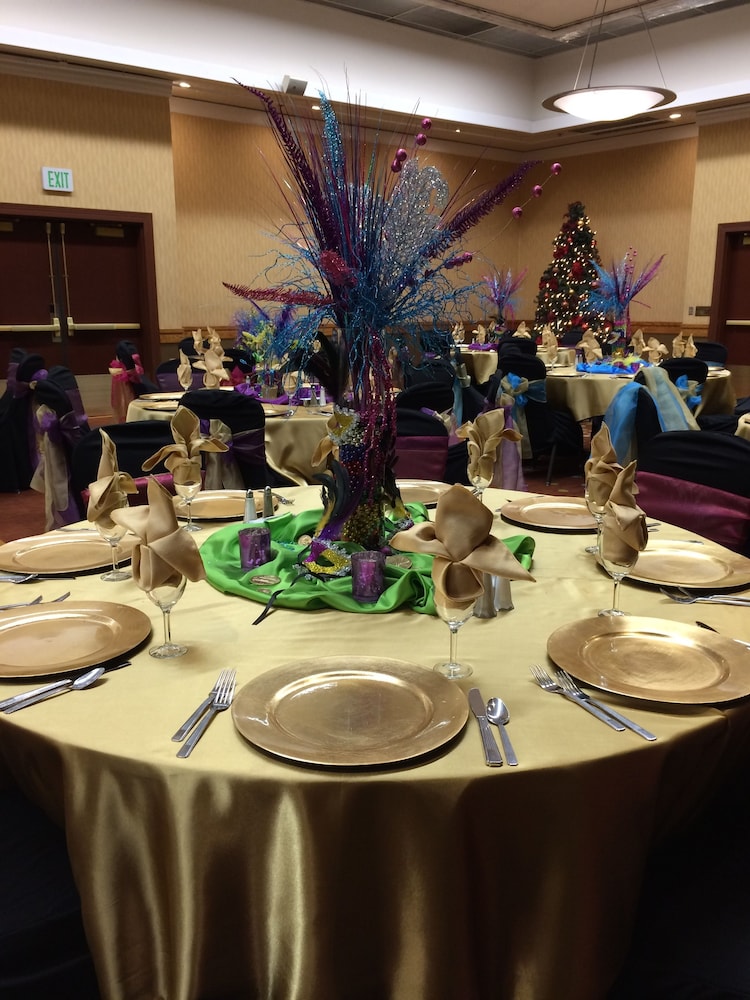 Doubletree Hotel Bakersfield 37/58