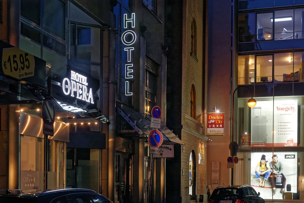 Hotel Opera 3/42