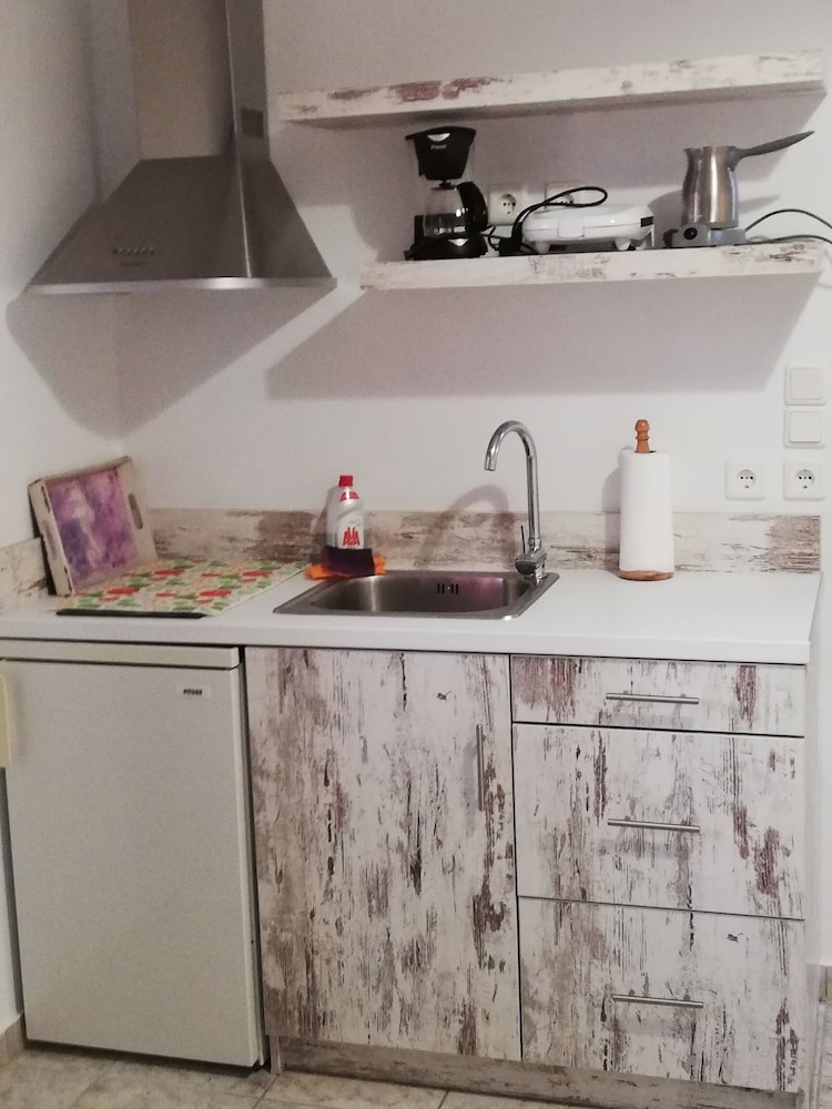 Elea Milos (ex Antonis Rooms) 44/45