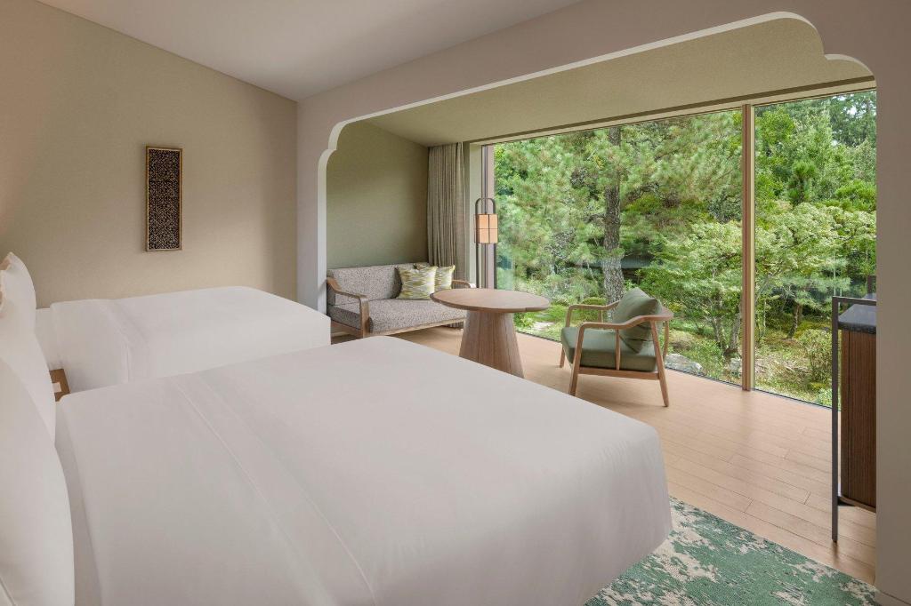 Onsen, Junior Suite, Twin Beds, Garden View, Sofa