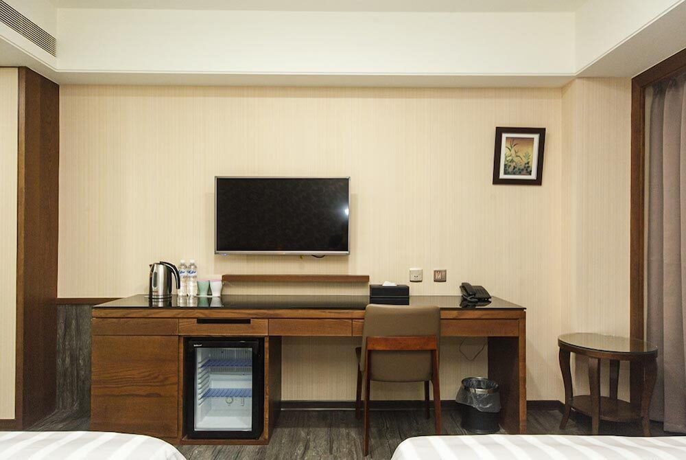 Ehome Hotel 48/51