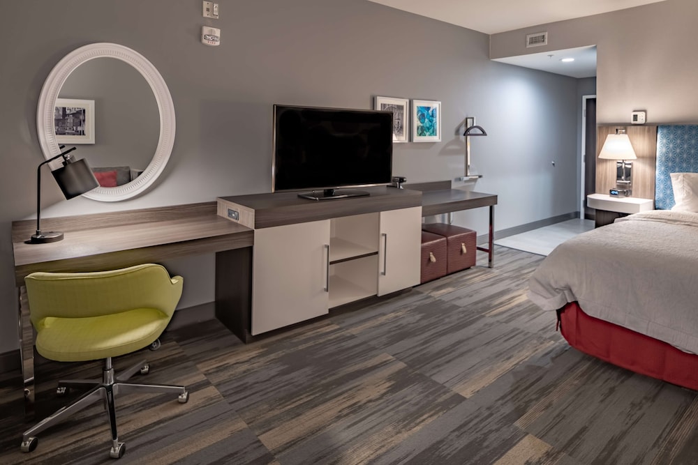 Hampton Inn And Suites Dallas/Plano Central 11/66
