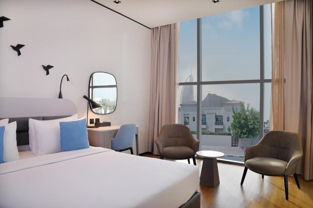 Superior, Twin Beds, Burj View
