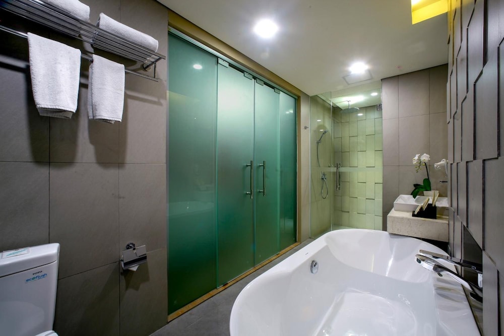 BEDROCK HOTEL 32/73