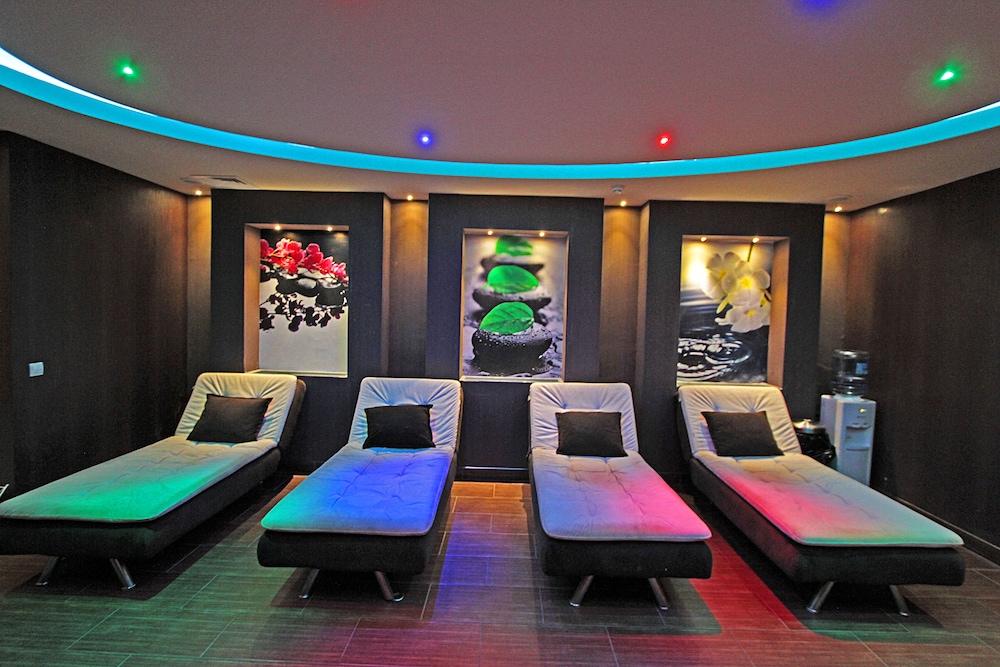 Mandarin Resort Hotel 33/66
